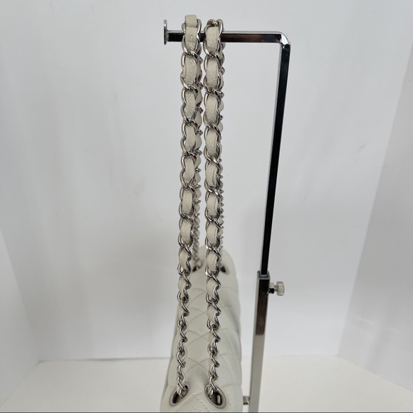 *SOLD* nfs Chanel classic flap in medium - Picture 13 of 17